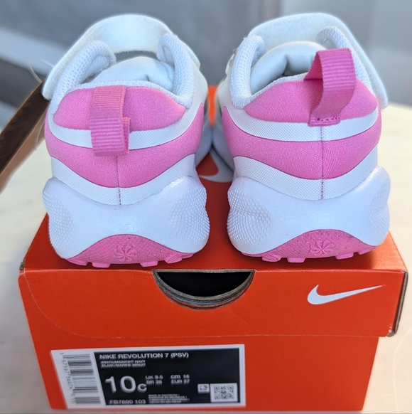Nike Kids Revolution size 10 Pink and White - Picture 2 of 8